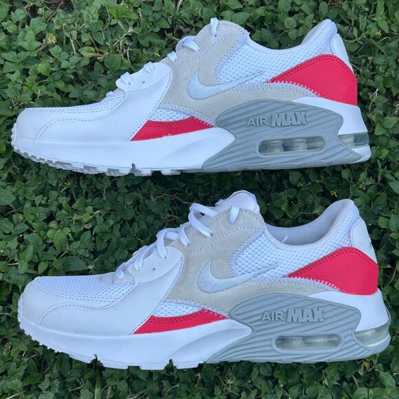 AIR MAX EXCEE: La Energía del Rojo y el Estilo Blanco-Gris. - Picture 1 of 6
